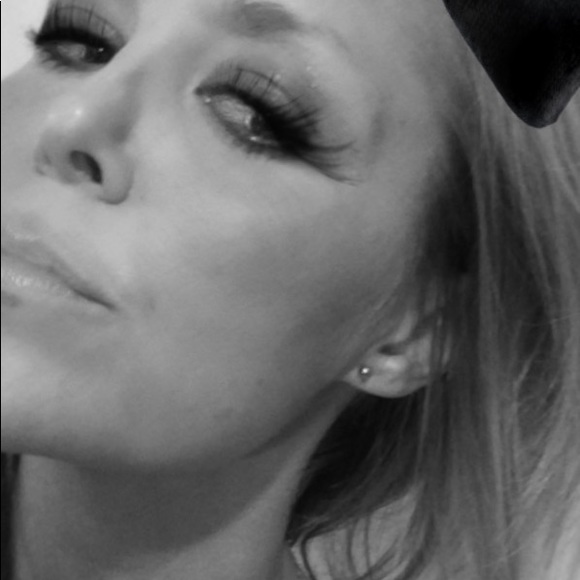 Meet your Posher, Alison - Picture 1 of 4